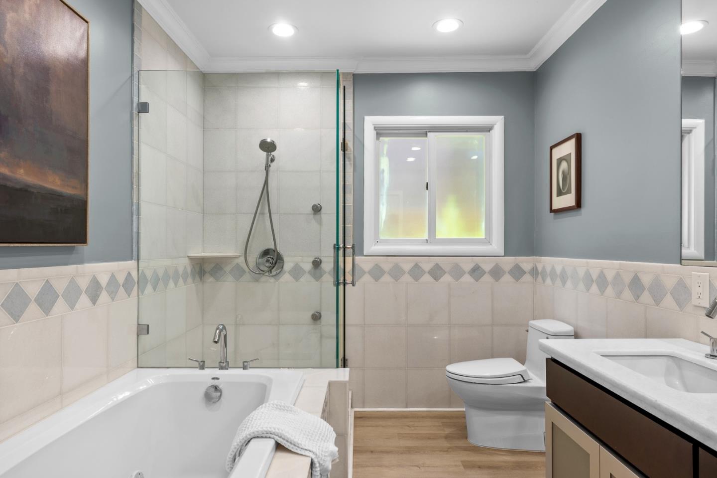 Detail Gallery Image 20 of 61 For 60 El Cerrito Ave, San Mateo,  CA 94402 - 3 Beds | 3 Baths