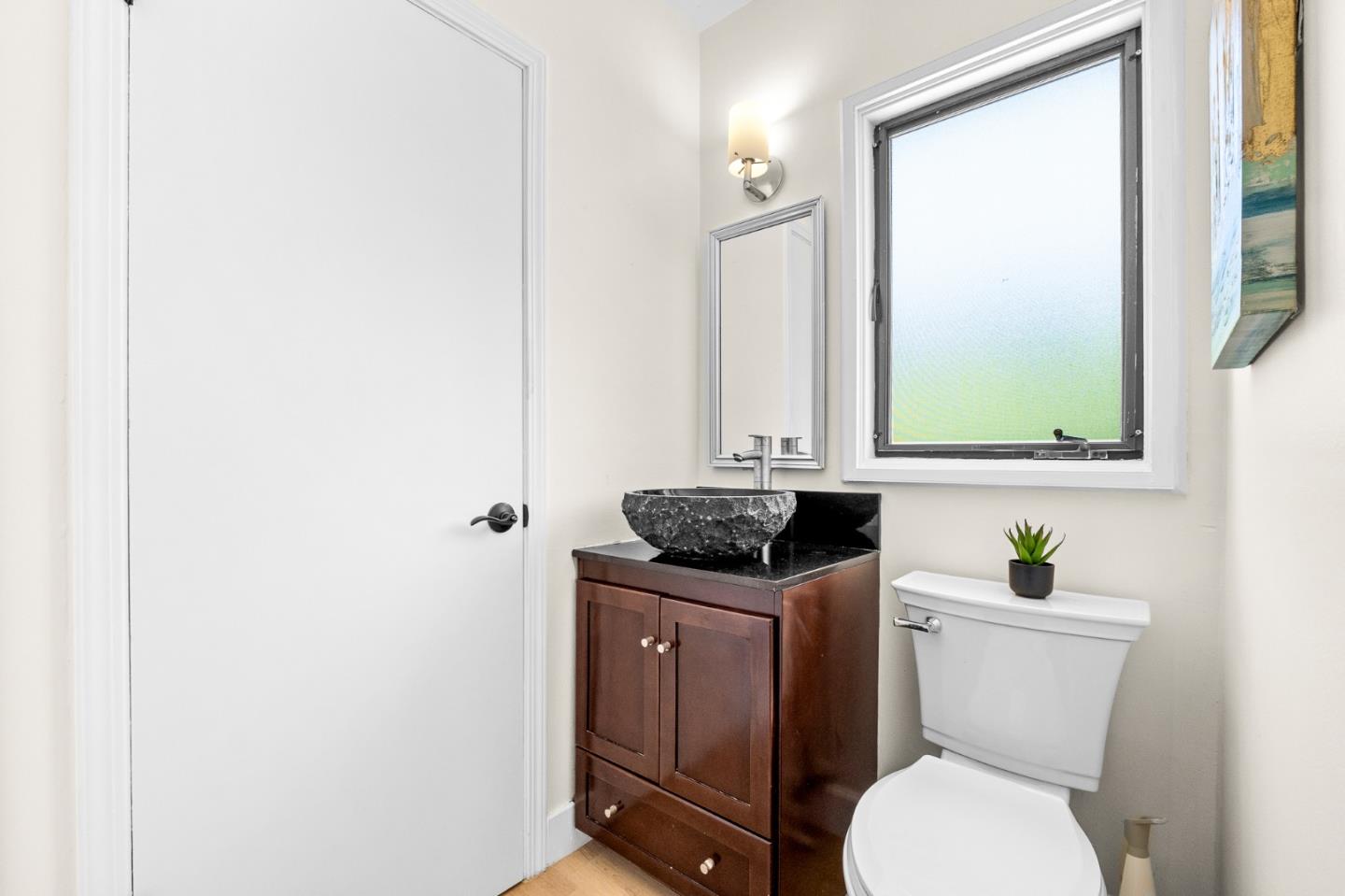 Detail Gallery Image 26 of 61 For 60 El Cerrito Ave, San Mateo,  CA 94402 - 3 Beds | 3 Baths