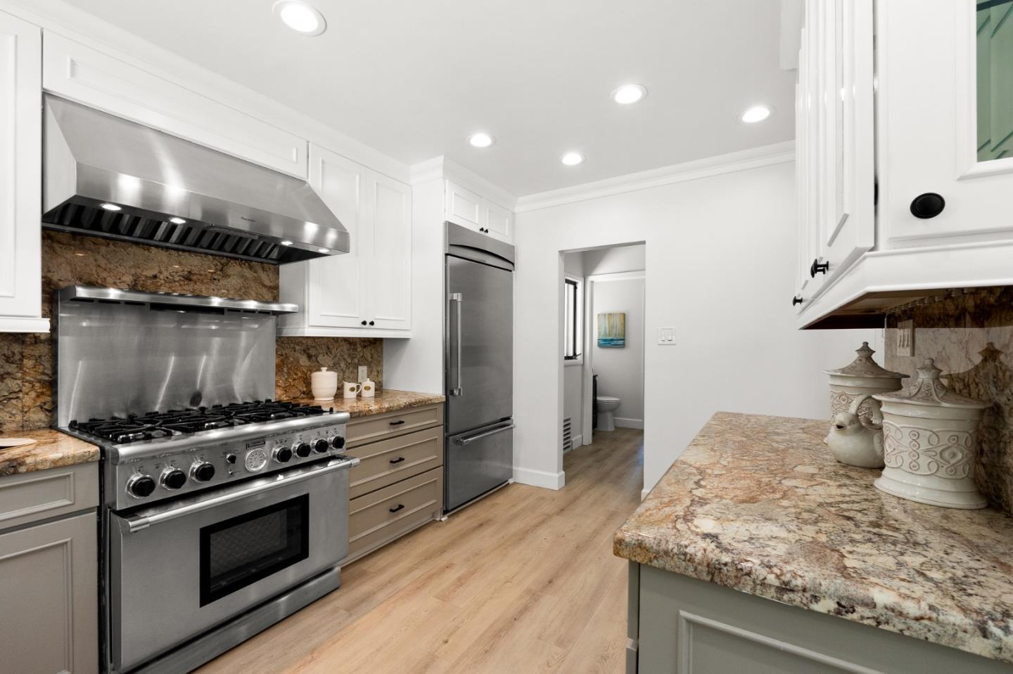 Detail Gallery Image 31 of 61 For 60 El Cerrito Ave, San Mateo,  CA 94402 - 3 Beds | 3 Baths
