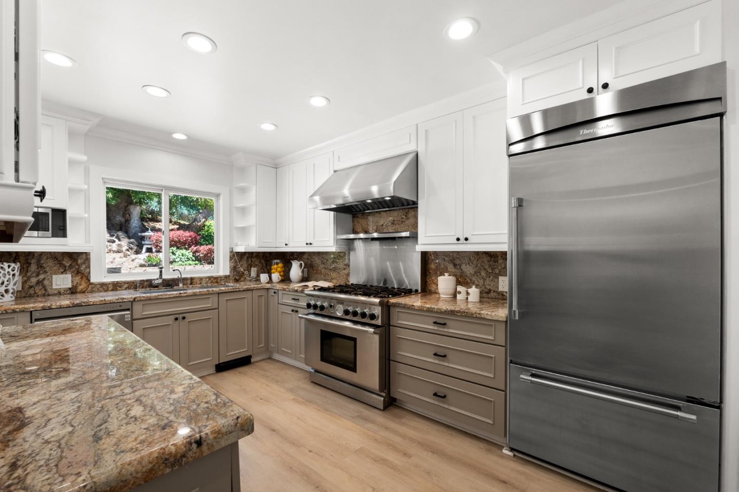Detail Gallery Image 33 of 61 For 60 El Cerrito Ave, San Mateo,  CA 94402 - 3 Beds | 3 Baths