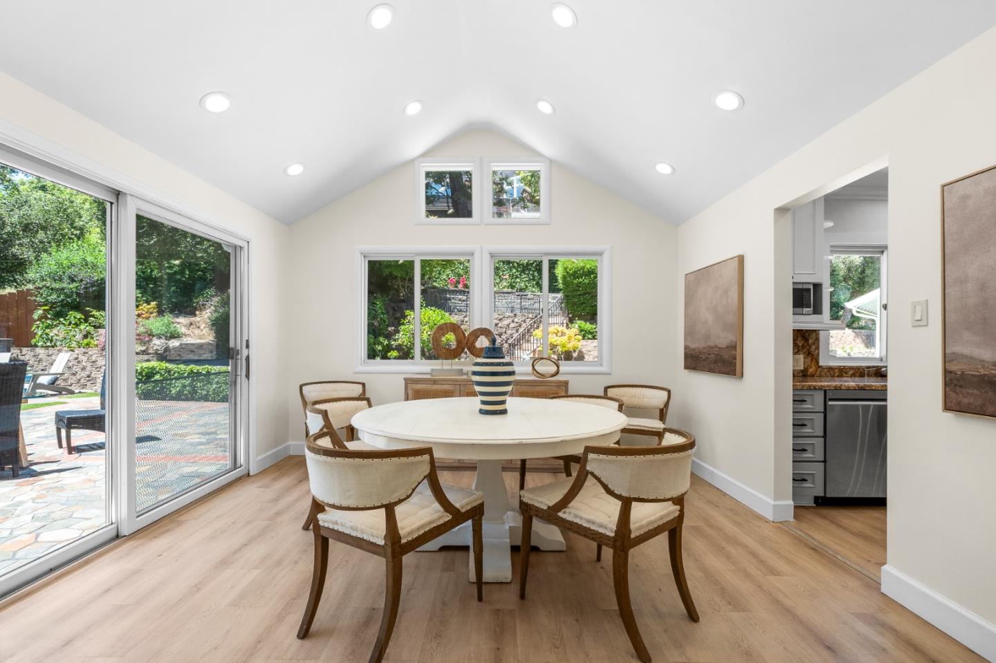 Detail Gallery Image 34 of 61 For 60 El Cerrito Ave, San Mateo,  CA 94402 - 3 Beds | 3 Baths