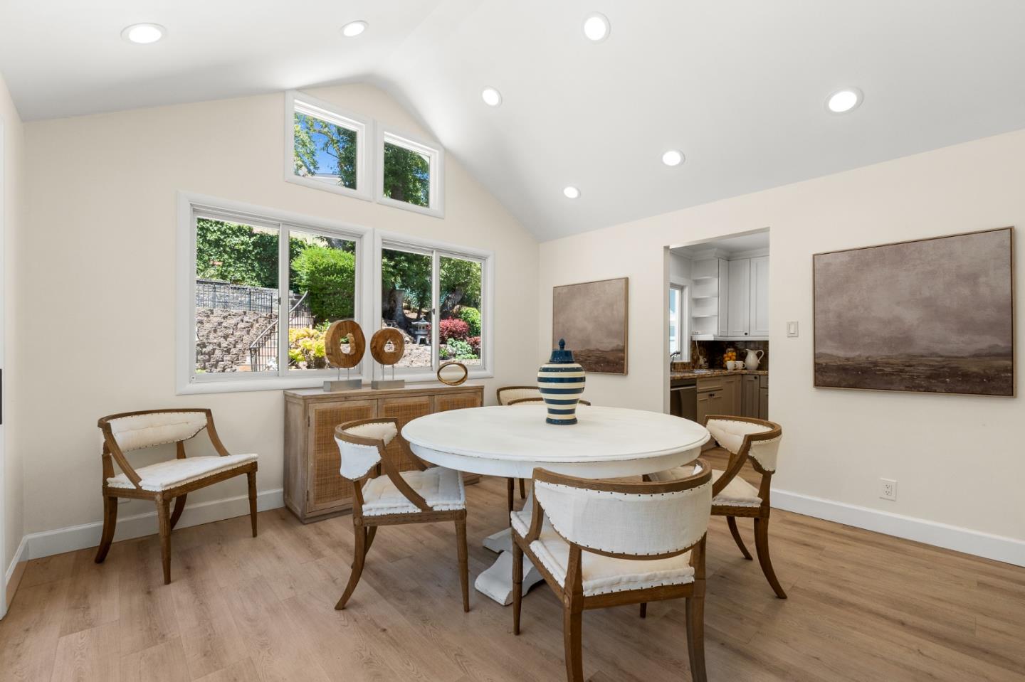 Detail Gallery Image 35 of 61 For 60 El Cerrito Ave, San Mateo,  CA 94402 - 3 Beds | 3 Baths