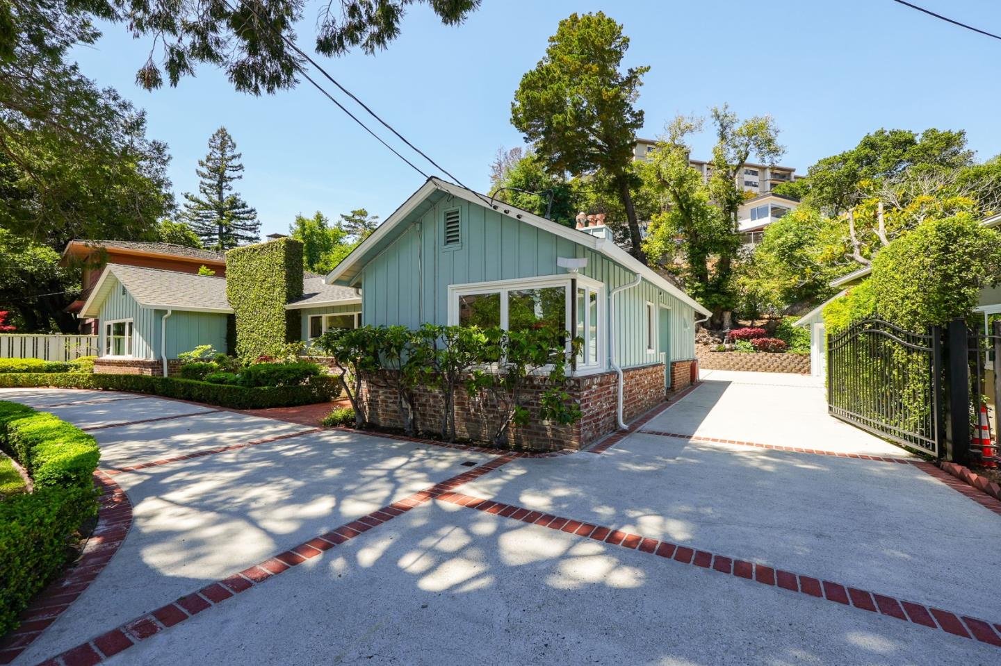 Detail Gallery Image 57 of 61 For 60 El Cerrito Ave, San Mateo,  CA 94402 - 3 Beds | 3 Baths