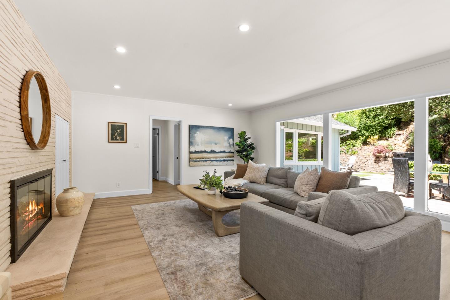 Detail Gallery Image 8 of 61 For 60 El Cerrito Ave, San Mateo,  CA 94402 - 3 Beds | 3 Baths
