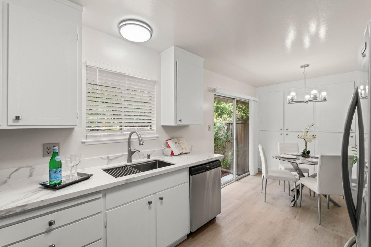 Detail Gallery Image 10 of 36 For 21 Willow Rd #45,  Menlo Park,  CA 94025 - 2 Beds | 2 Baths
