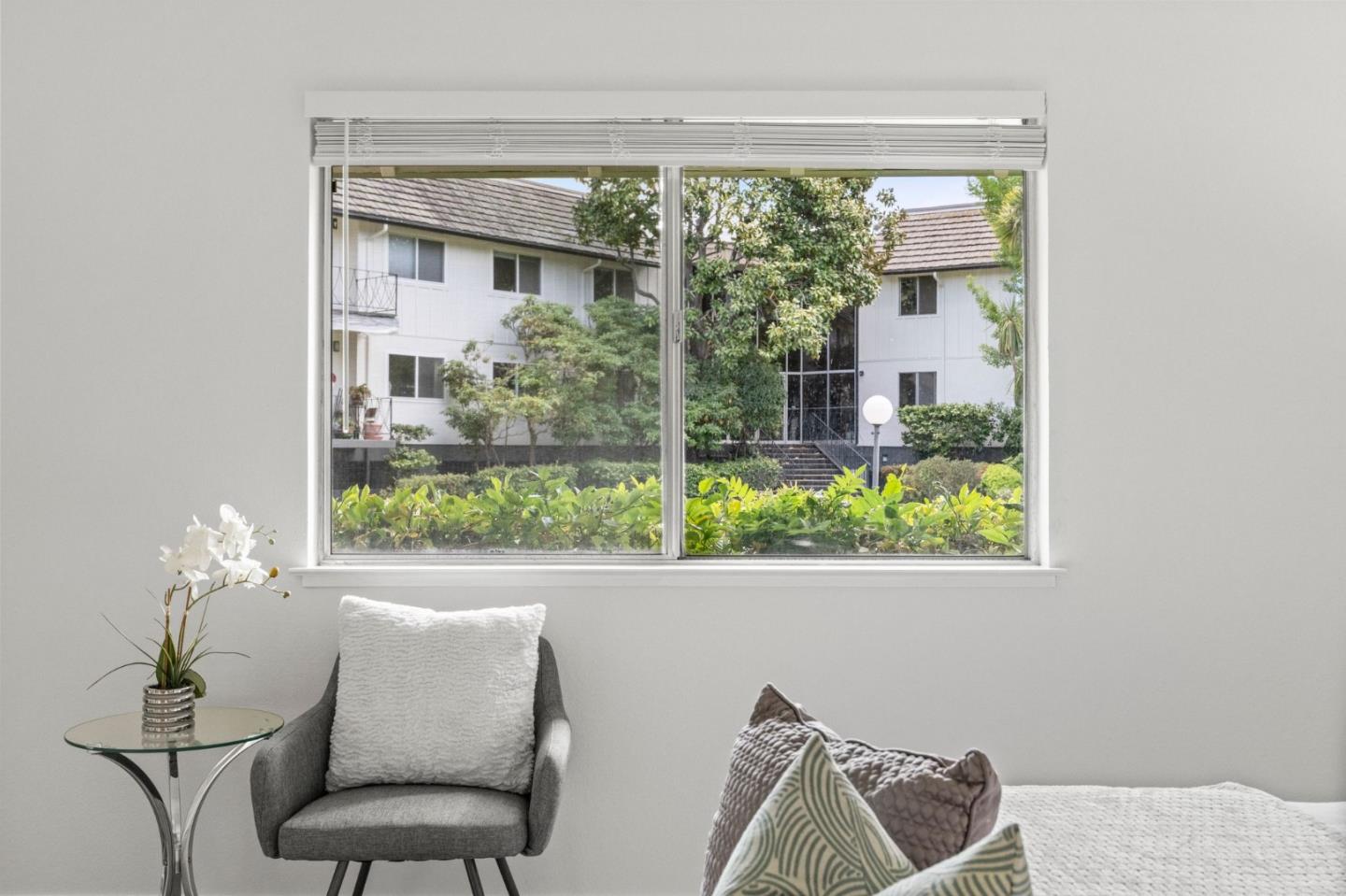 Detail Gallery Image 16 of 36 For 21 Willow Rd #45,  Menlo Park,  CA 94025 - 2 Beds | 2 Baths