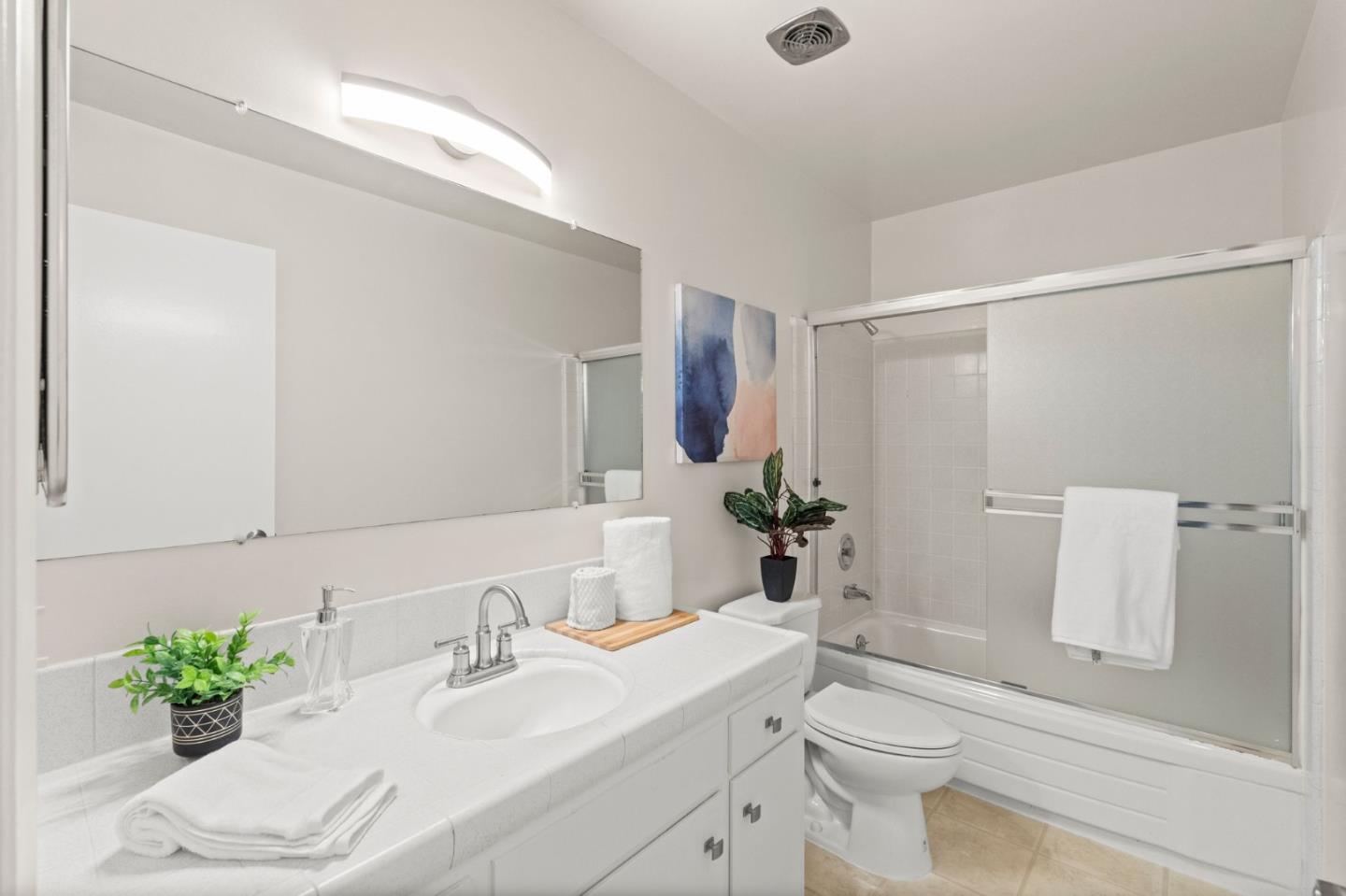 Detail Gallery Image 18 of 36 For 21 Willow Rd #45,  Menlo Park,  CA 94025 - 2 Beds | 2 Baths