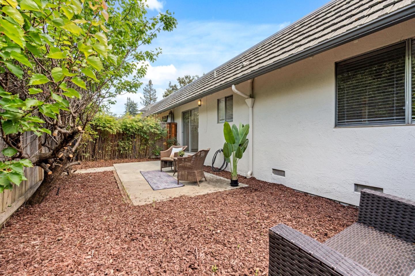 Detail Gallery Image 21 of 36 For 21 Willow Rd #45,  Menlo Park,  CA 94025 - 2 Beds | 2 Baths