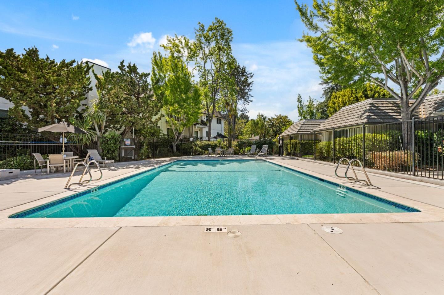 Detail Gallery Image 24 of 36 For 21 Willow Rd #45,  Menlo Park,  CA 94025 - 2 Beds | 2 Baths
