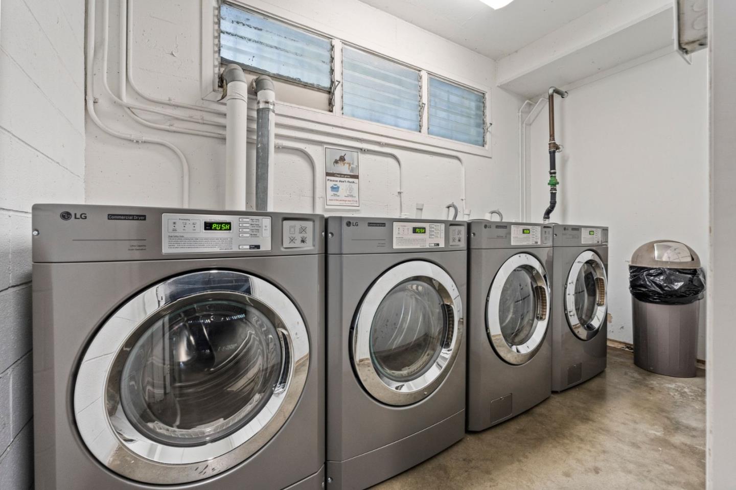 Detail Gallery Image 26 of 36 For 21 Willow Rd #45,  Menlo Park,  CA 94025 - 2 Beds | 2 Baths