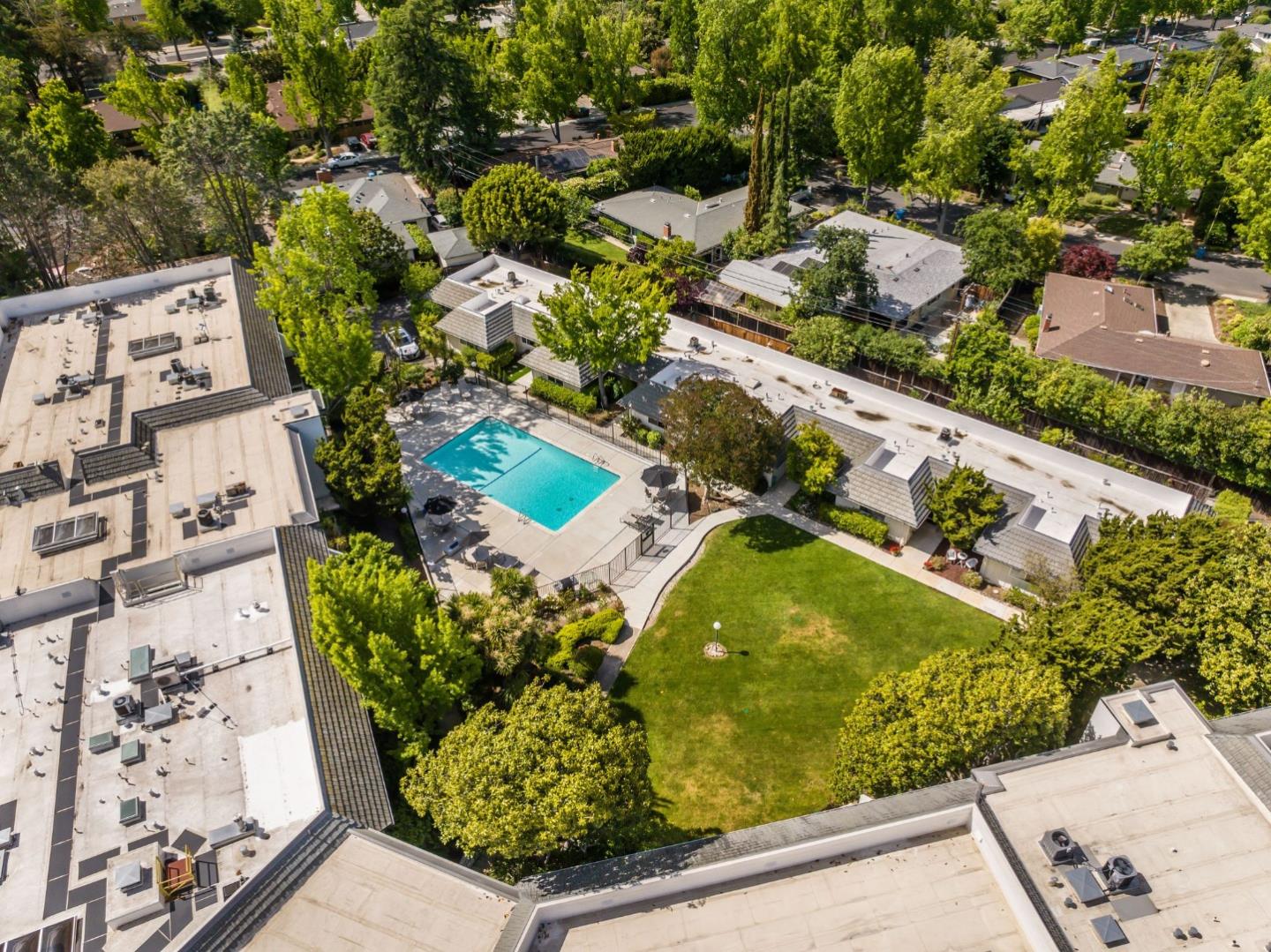 Detail Gallery Image 29 of 36 For 21 Willow Rd #45,  Menlo Park,  CA 94025 - 2 Beds | 2 Baths