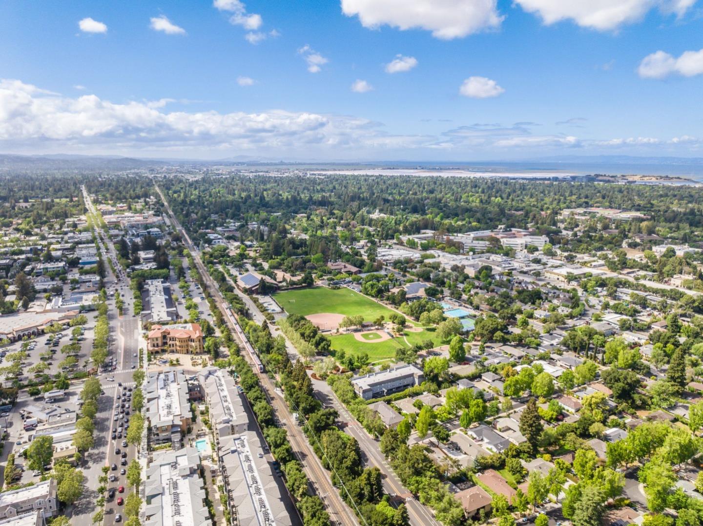 Detail Gallery Image 32 of 36 For 21 Willow Rd #45,  Menlo Park,  CA 94025 - 2 Beds | 2 Baths