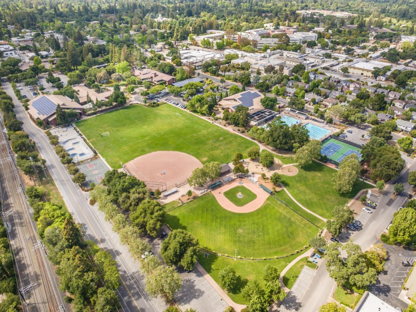 Detail Gallery Image 33 of 36 For 21 Willow Rd #45,  Menlo Park,  CA 94025 - 2 Beds | 2 Baths