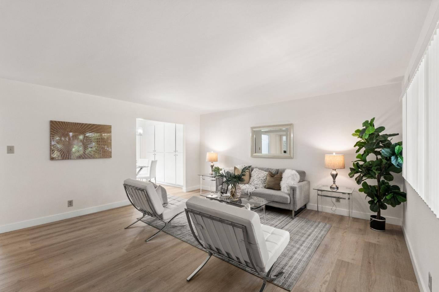 Detail Gallery Image 4 of 36 For 21 Willow Rd #45,  Menlo Park,  CA 94025 - 2 Beds | 2 Baths