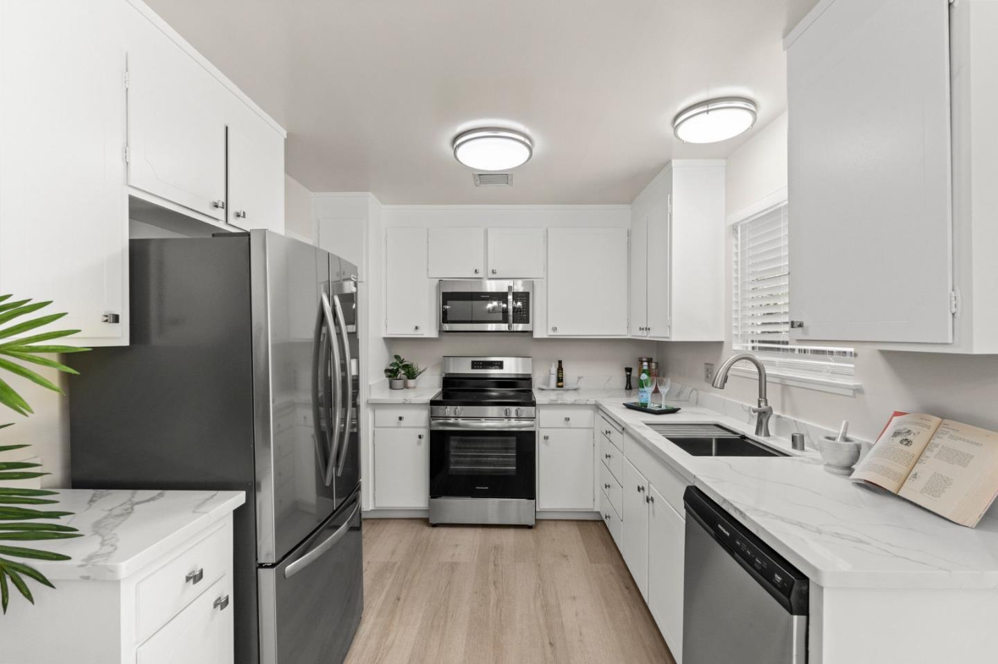 Detail Gallery Image 9 of 36 For 21 Willow Rd #45,  Menlo Park,  CA 94025 - 2 Beds | 2 Baths