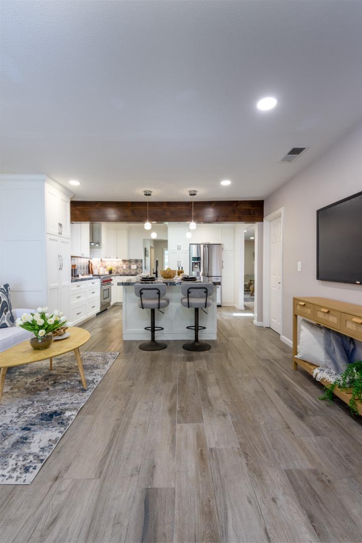 Detail Gallery Image 11 of 25 For 2023 Valparaiso Ave, Menlo Park,  CA 94025 - 4 Beds | 2 Baths