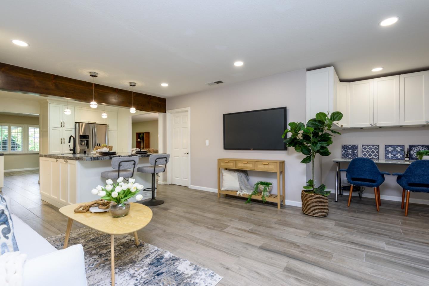 Detail Gallery Image 12 of 25 For 2023 Valparaiso Ave, Menlo Park,  CA 94025 - 4 Beds | 2 Baths