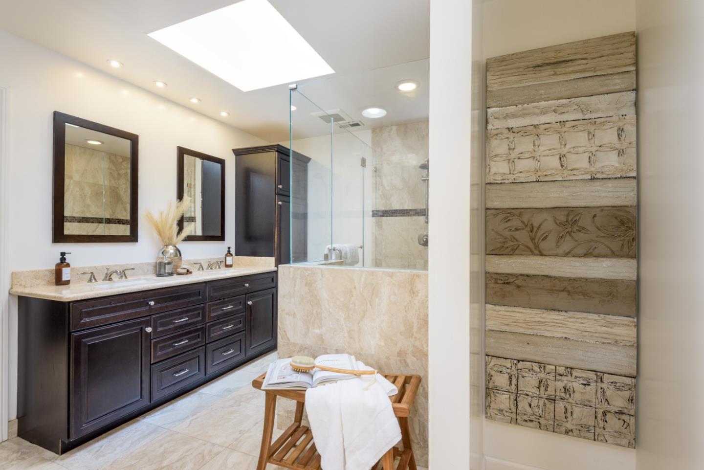 Detail Gallery Image 15 of 25 For 2023 Valparaiso Ave, Menlo Park,  CA 94025 - 4 Beds | 2 Baths