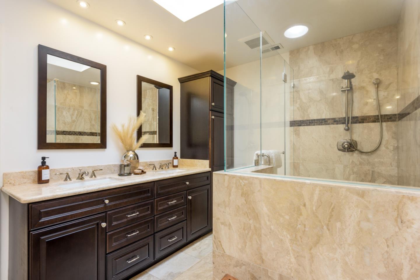 Detail Gallery Image 16 of 25 For 2023 Valparaiso Ave, Menlo Park,  CA 94025 - 4 Beds | 2 Baths
