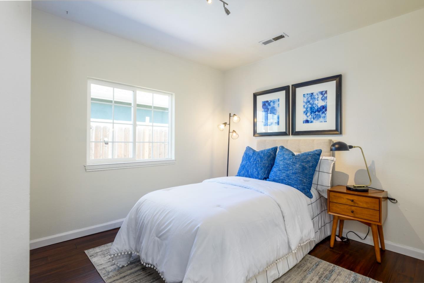 Detail Gallery Image 19 of 25 For 2023 Valparaiso Ave, Menlo Park,  CA 94025 - 4 Beds | 2 Baths