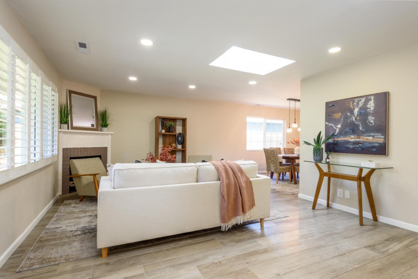 Detail Gallery Image 2 of 25 For 2023 Valparaiso Ave, Menlo Park,  CA 94025 - 4 Beds | 2 Baths