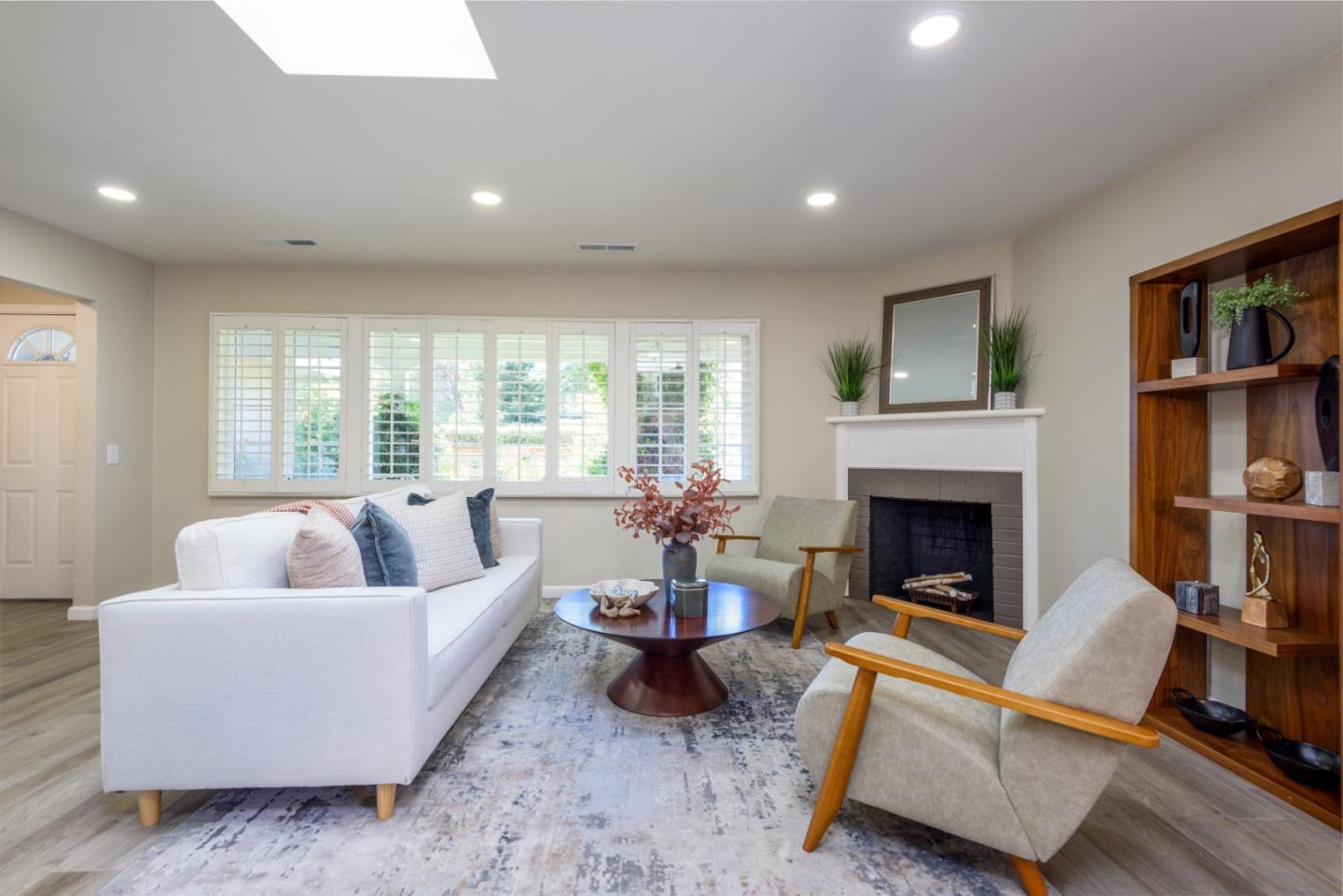 Detail Gallery Image 5 of 25 For 2023 Valparaiso Ave, Menlo Park,  CA 94025 - 4 Beds | 2 Baths