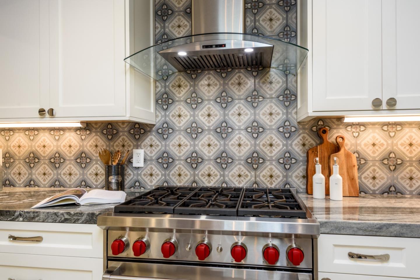 Detail Gallery Image 9 of 25 For 2023 Valparaiso Ave, Menlo Park,  CA 94025 - 4 Beds | 2 Baths