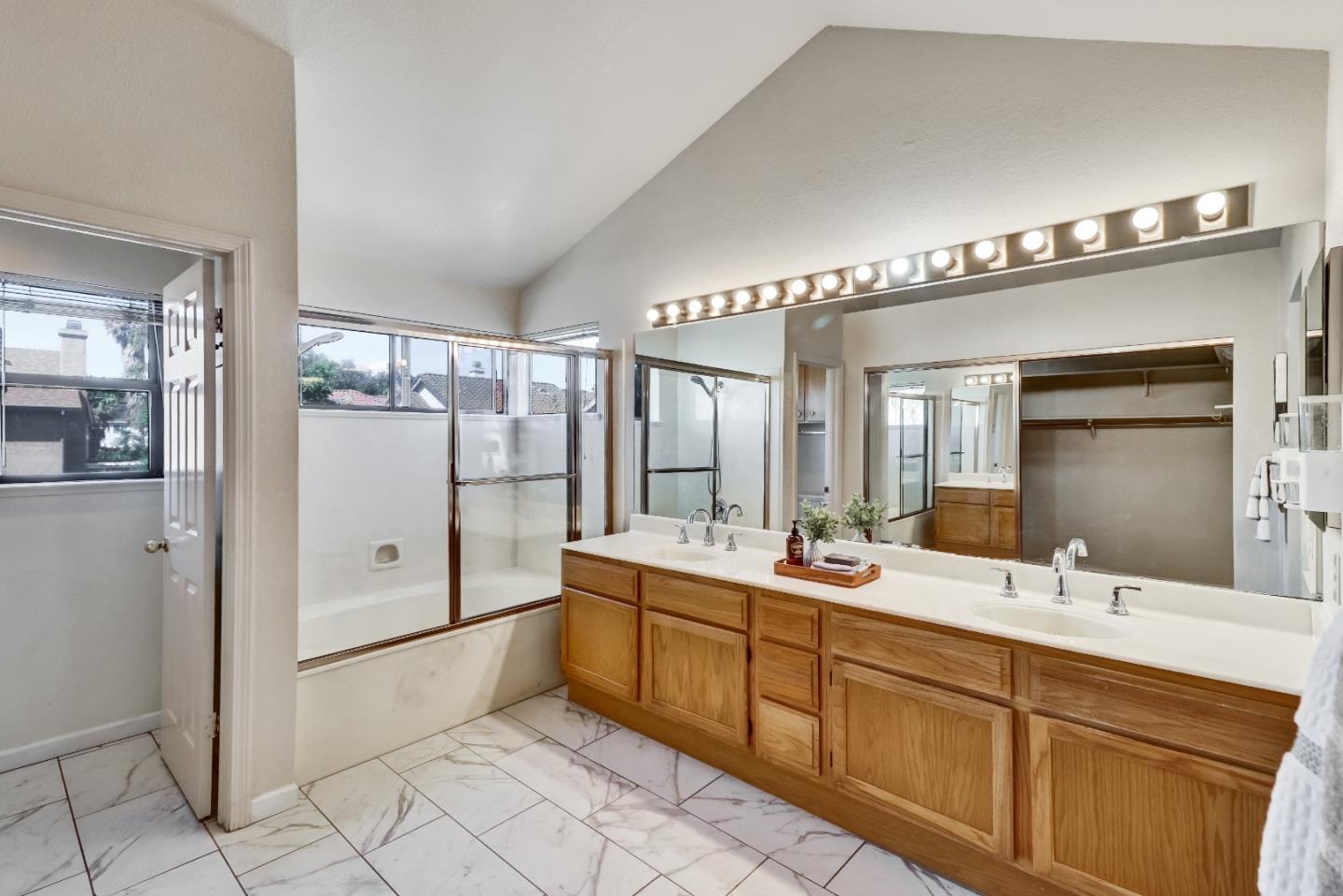 Detail Gallery Image 18 of 26 For 1675 Foxwood Dr, Tracy,  CA 95376 - 4 Beds | 3 Baths
