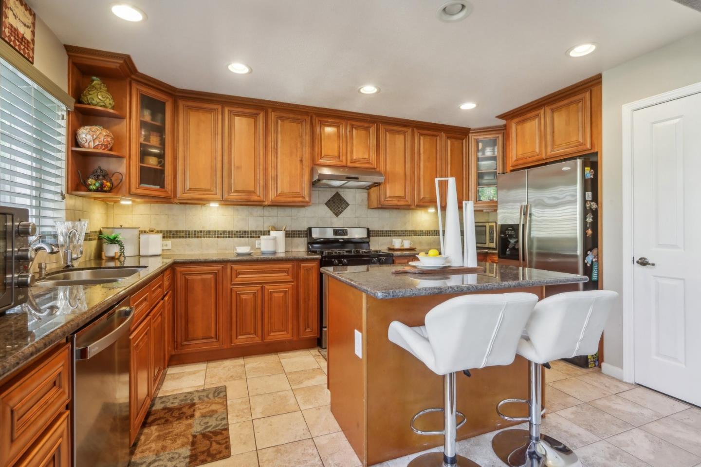 Detail Gallery Image 7 of 58 For 4231 Siena Ct, San Jose,  CA 95135 - 4 Beds | 3 Baths