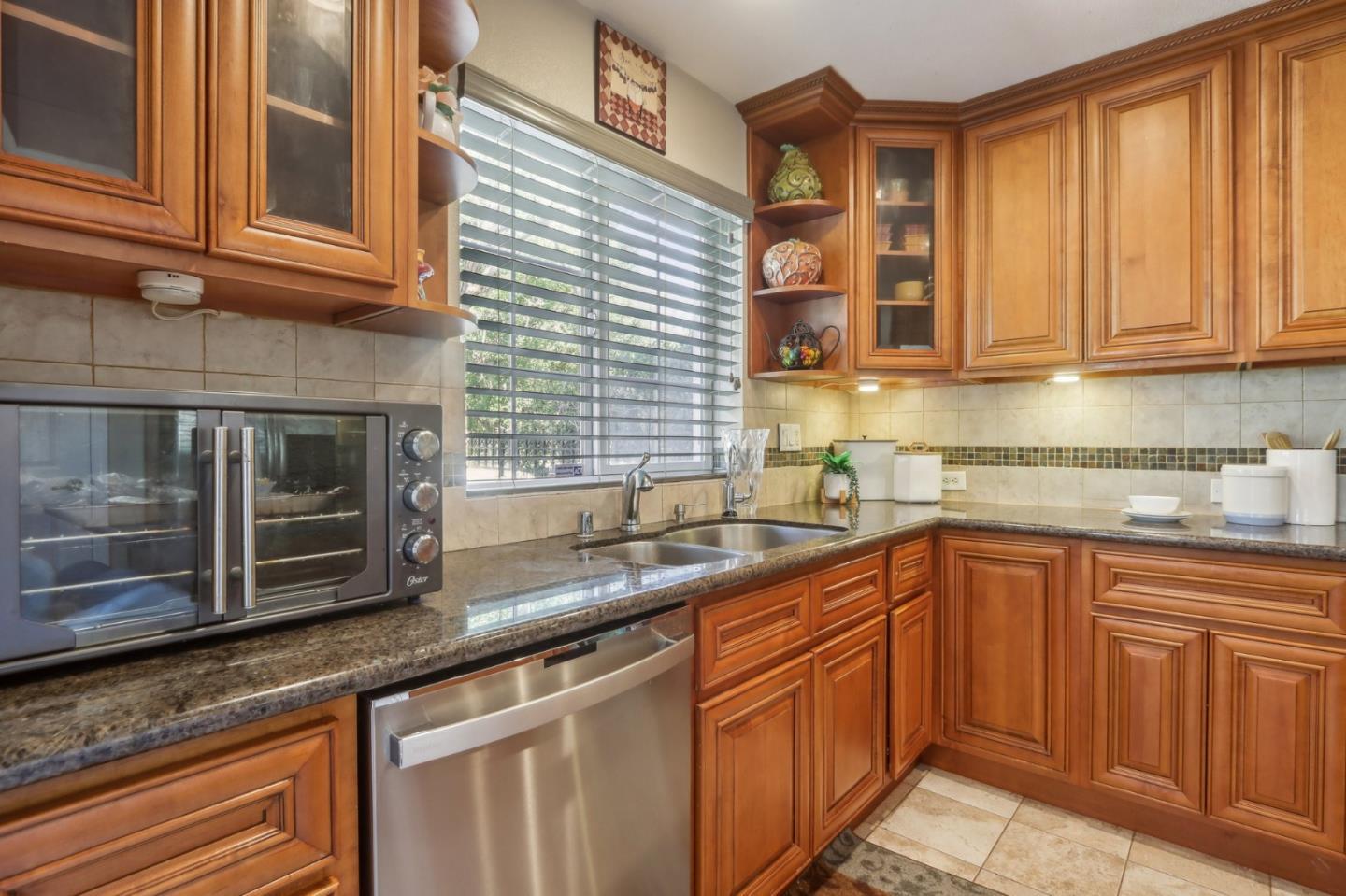 Detail Gallery Image 9 of 58 For 4231 Siena Ct, San Jose,  CA 95135 - 4 Beds | 3 Baths