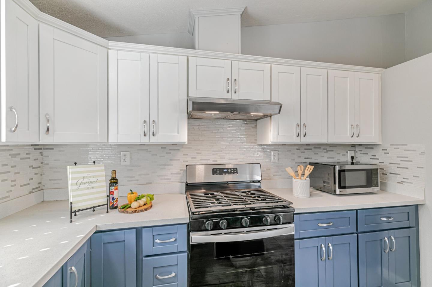 Detail Gallery Image 12 of 29 For 1294 Clemence Ave, San Jose,  CA 95122 - 3 Beds | 2 Baths