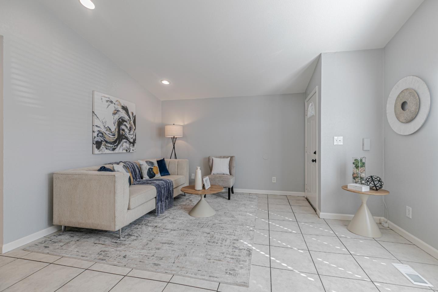 Detail Gallery Image 9 of 29 For 1294 Clemence Ave, San Jose,  CA 95122 - 3 Beds | 2 Baths