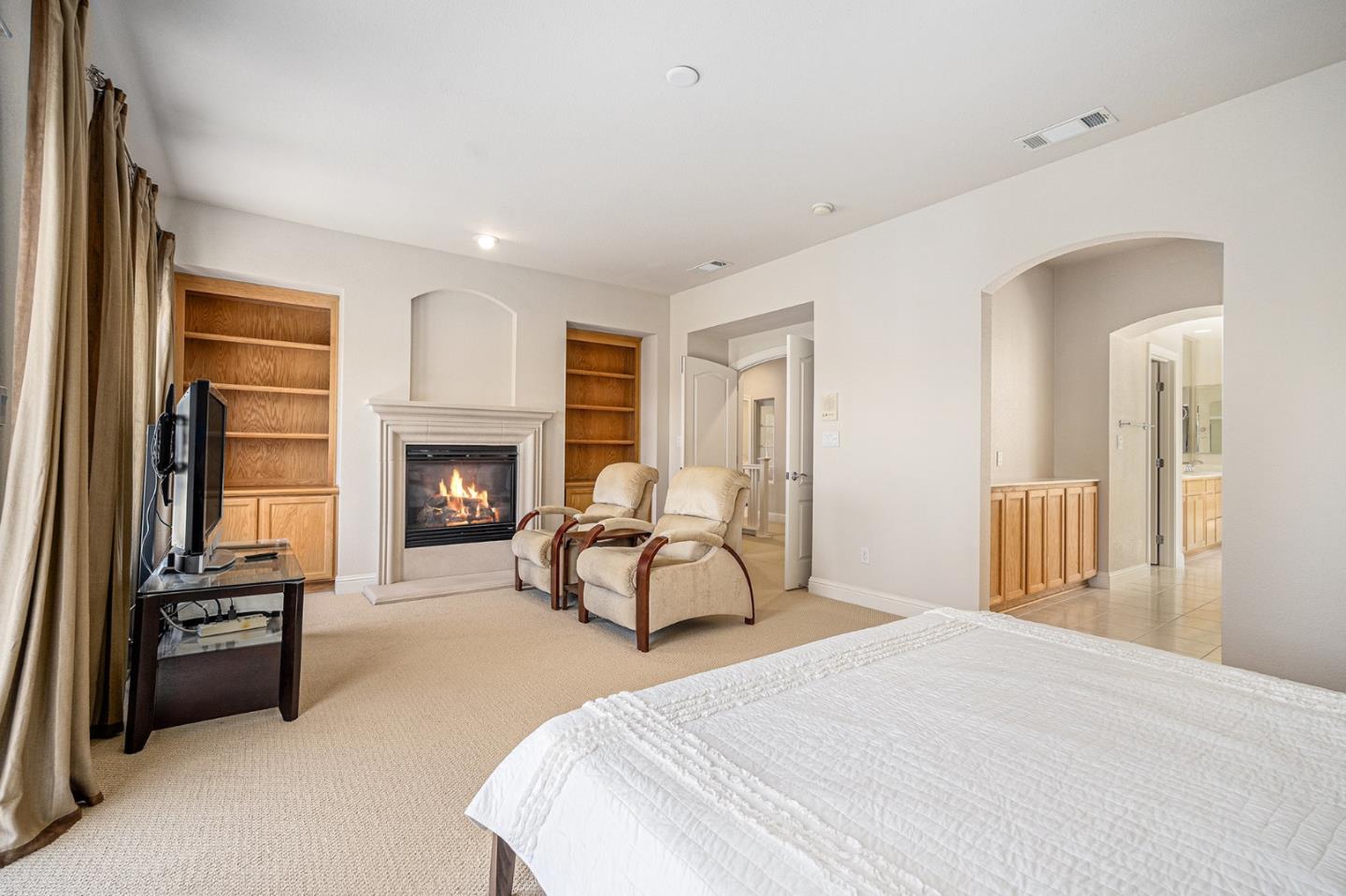 Detail Gallery Image 25 of 49 For 1964 Finger Peak Way, Antioch,  CA 94531 - 5 Beds | 5 Baths