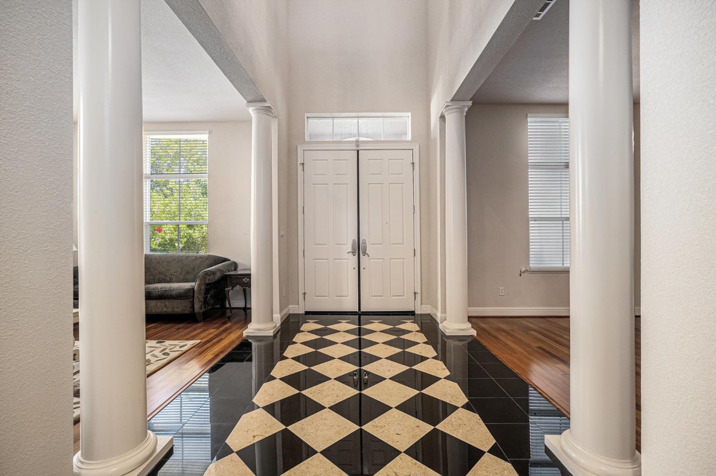 Detail Gallery Image 6 of 49 For 1964 Finger Peak Way, Antioch,  CA 94531 - 5 Beds | 5 Baths