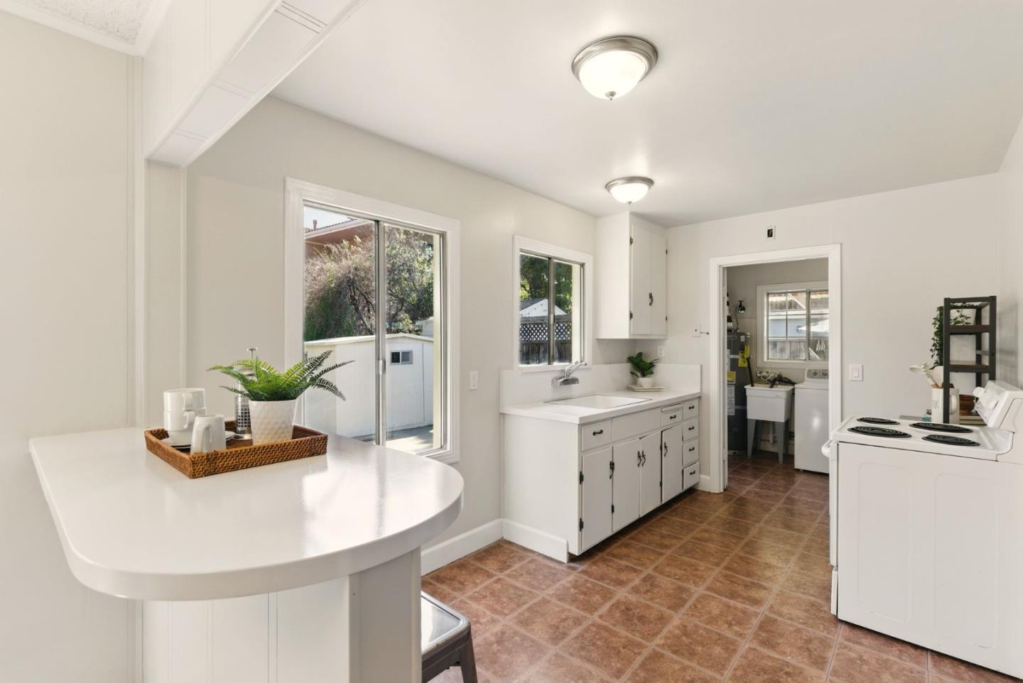 Detail Gallery Image 11 of 30 For 41 Murray Ct, Redwood City,  CA 94061 - 2 Beds | 1 Baths