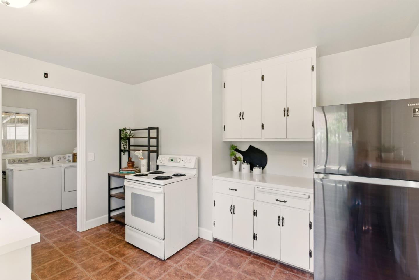 Detail Gallery Image 13 of 30 For 41 Murray Ct, Redwood City,  CA 94061 - 2 Beds | 1 Baths