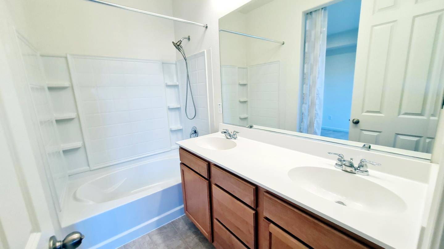 Detail Gallery Image 16 of 29 For 17989 Cantabria Ln, Morgan Hill,  CA 95037 - 3 Beds | 2/1 Baths