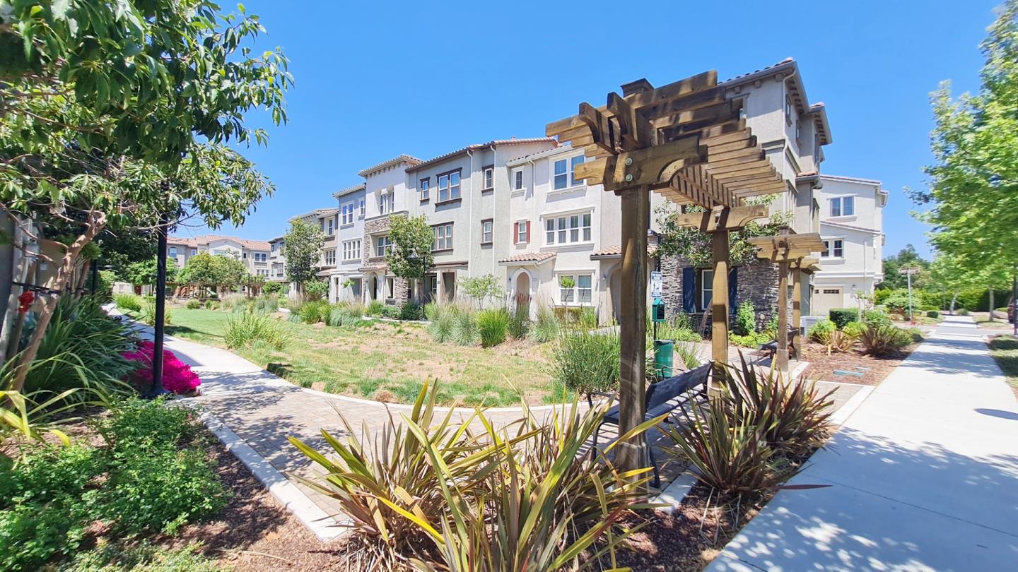 Detail Gallery Image 27 of 29 For 17989 Cantabria Ln, Morgan Hill,  CA 95037 - 3 Beds | 2/1 Baths