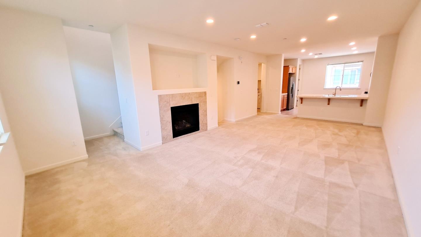 Detail Gallery Image 5 of 29 For 17989 Cantabria Ln, Morgan Hill,  CA 95037 - 3 Beds | 2/1 Baths