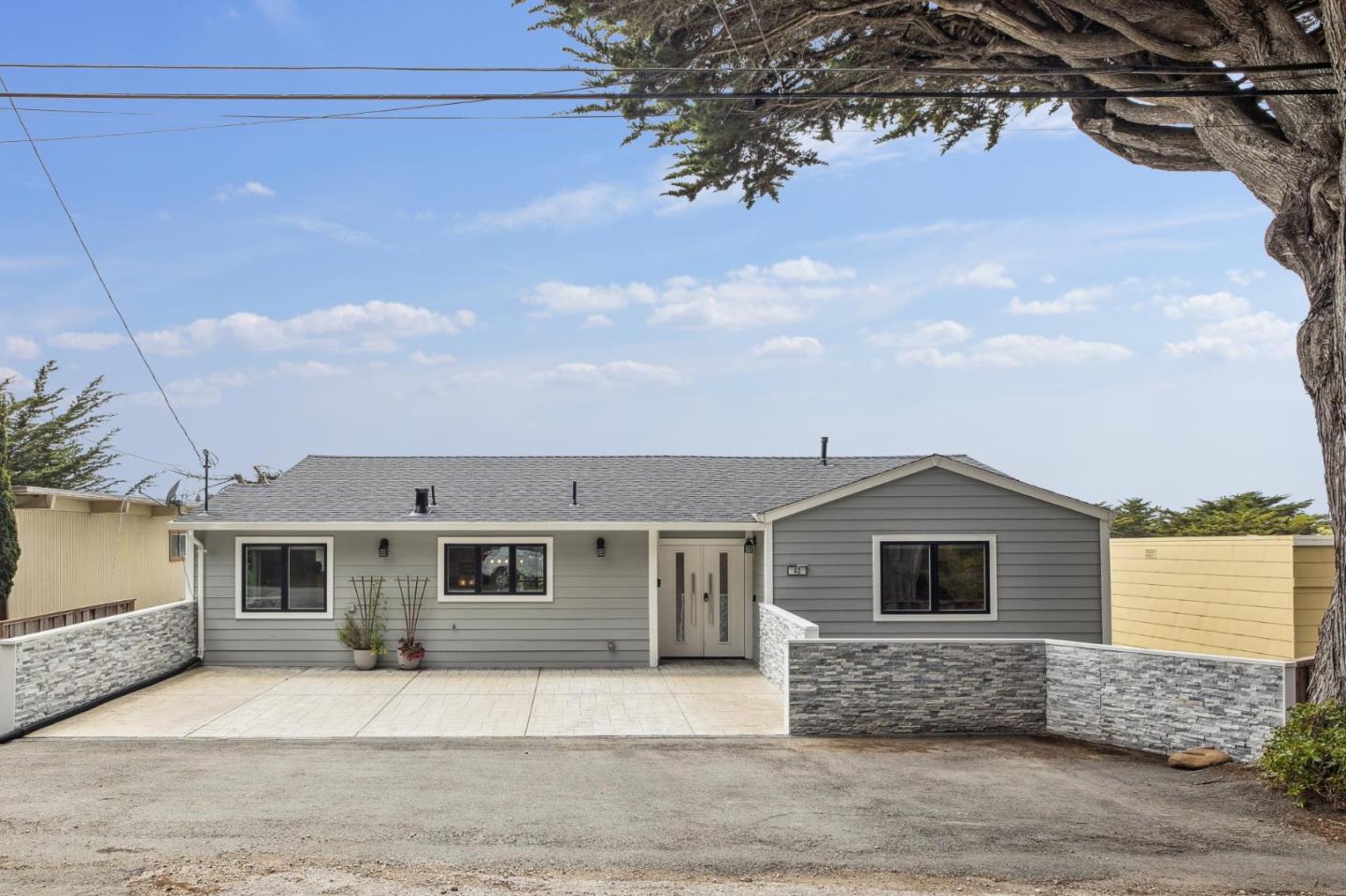 Detail Gallery Image 11 of 51 For 40 Eastlake Ave, Pacifica,  CA 94044 - 4 Beds | 4 Baths