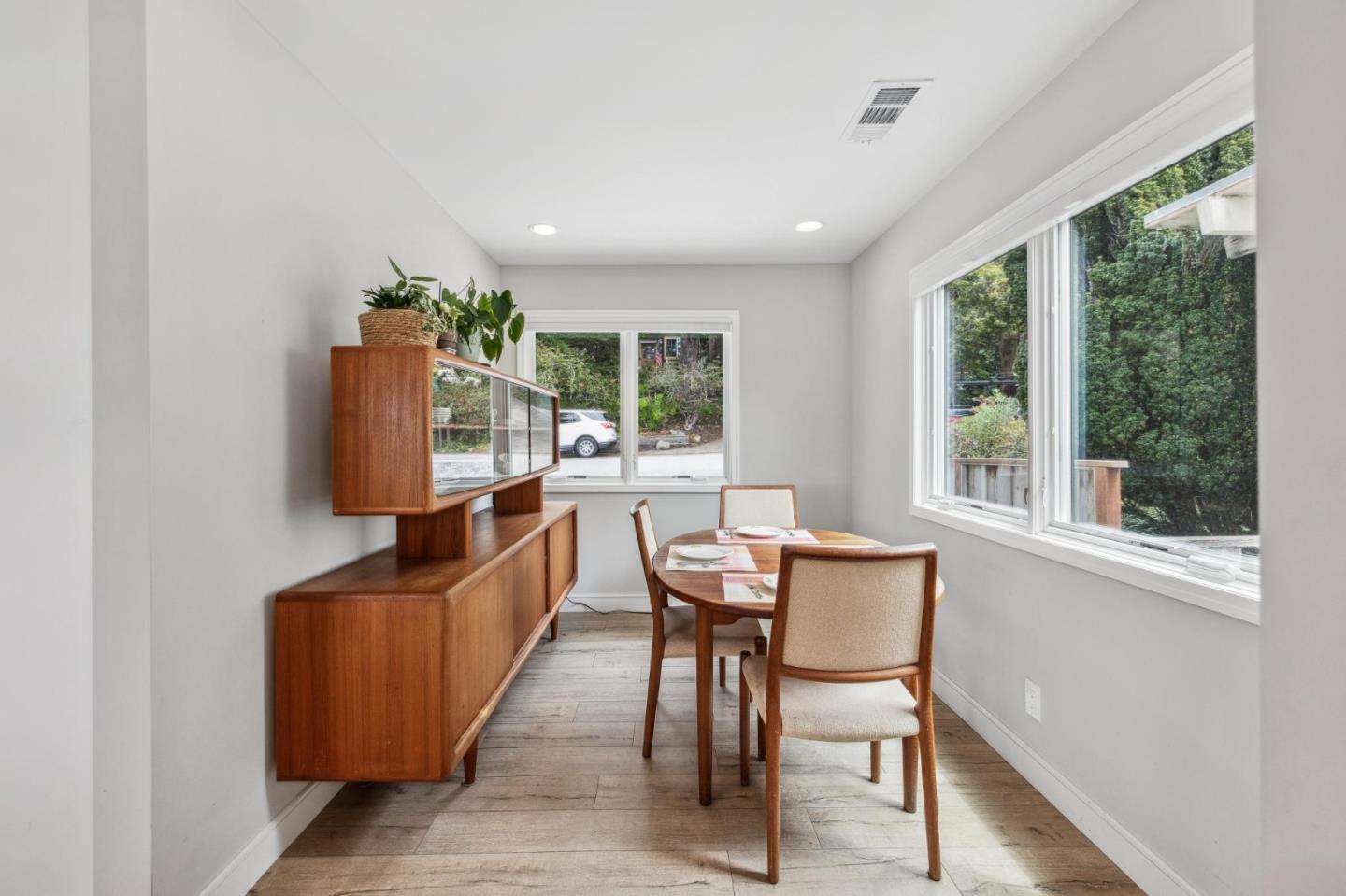 Detail Gallery Image 21 of 51 For 40 Eastlake Ave, Pacifica,  CA 94044 - 4 Beds | 4 Baths