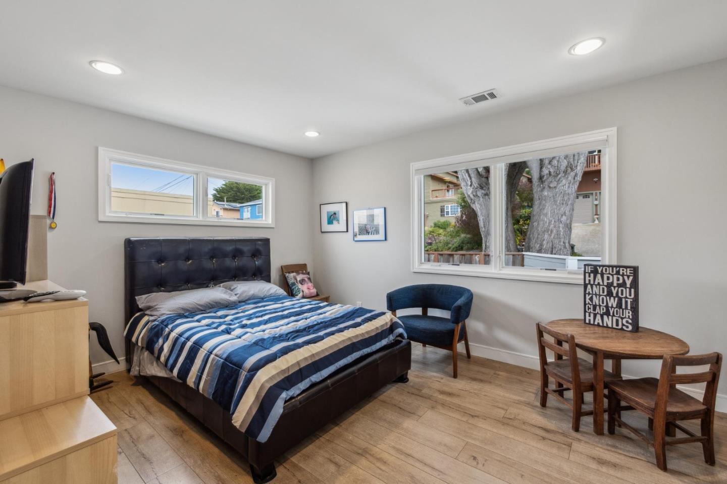 Detail Gallery Image 24 of 51 For 40 Eastlake Ave, Pacifica,  CA 94044 - 4 Beds | 4 Baths