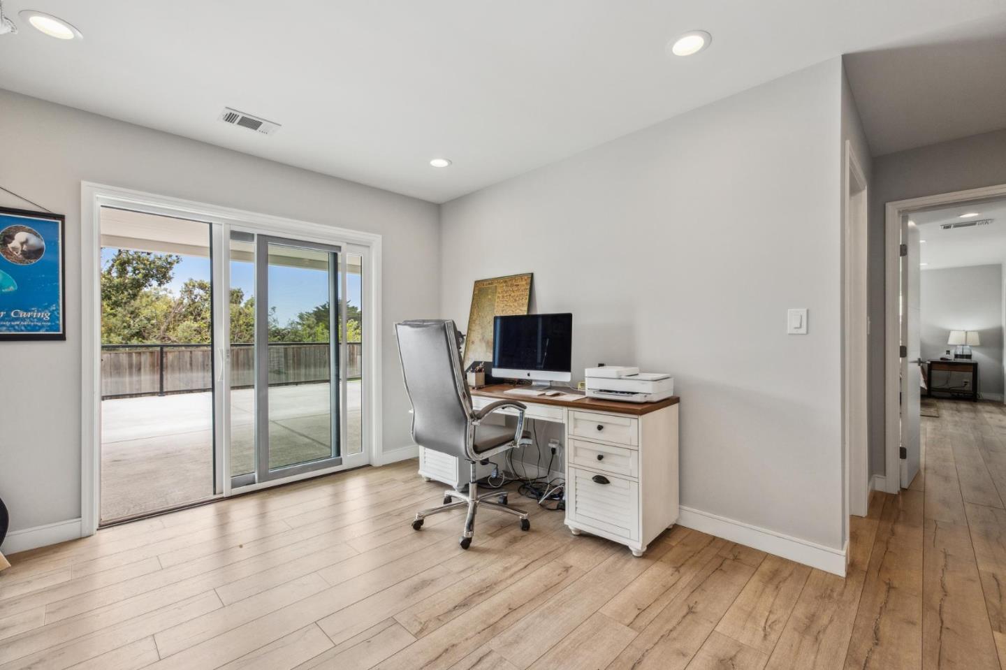 Detail Gallery Image 27 of 51 For 40 Eastlake Ave, Pacifica,  CA 94044 - 4 Beds | 4 Baths
