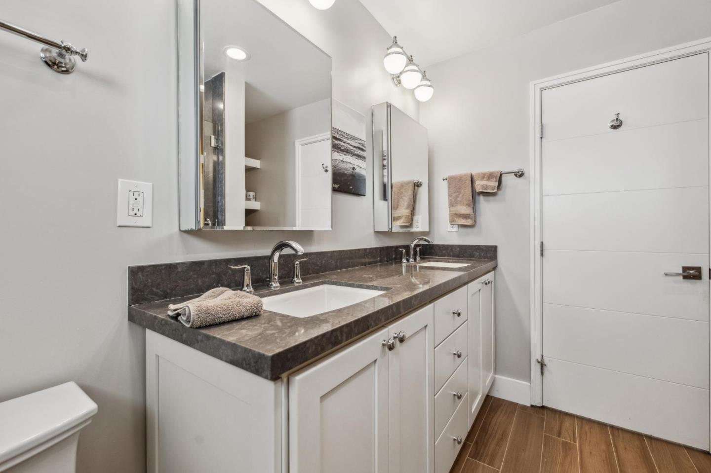 Detail Gallery Image 30 of 51 For 40 Eastlake Ave, Pacifica,  CA 94044 - 4 Beds | 4 Baths
