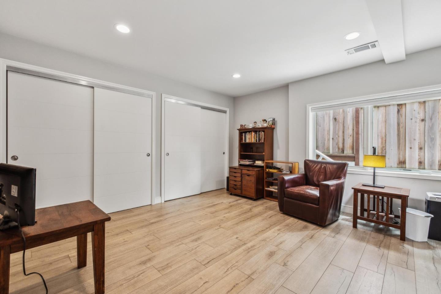Detail Gallery Image 32 of 51 For 40 Eastlake Ave, Pacifica,  CA 94044 - 4 Beds | 4 Baths