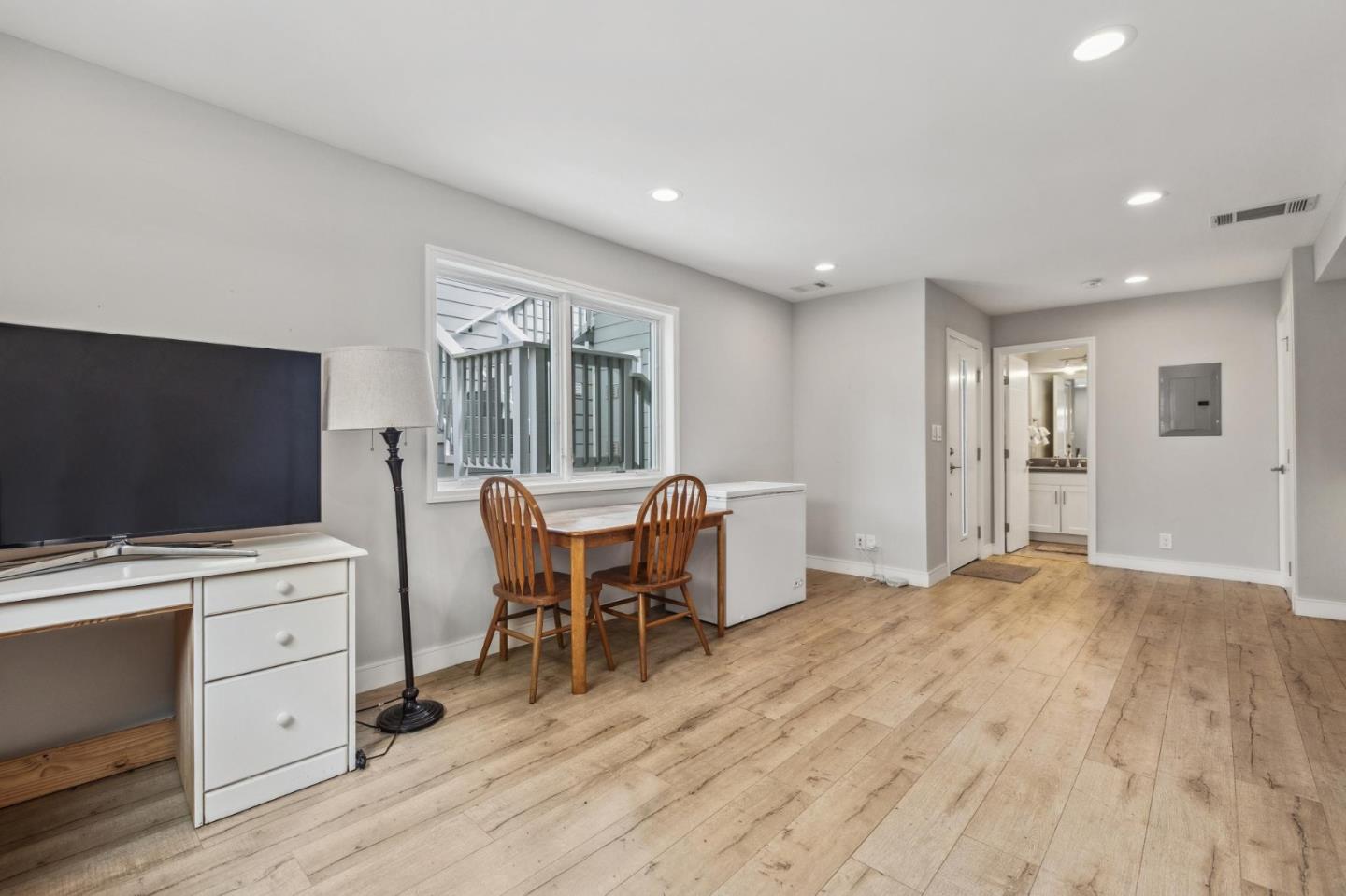 Detail Gallery Image 44 of 51 For 40 Eastlake Ave, Pacifica,  CA 94044 - 4 Beds | 4 Baths