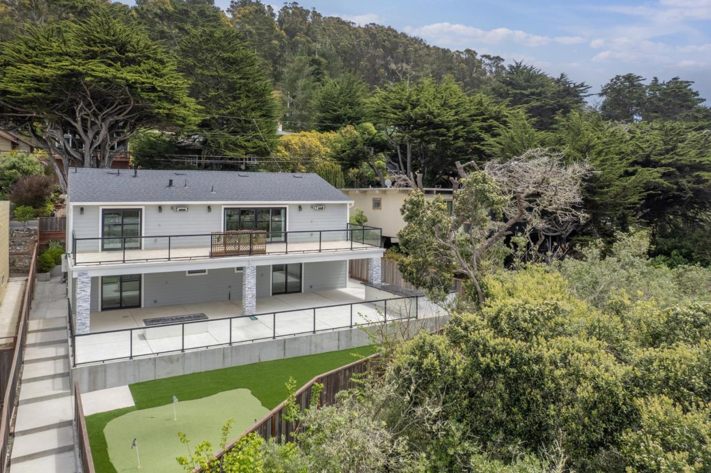 Detail Gallery Image 7 of 51 For 40 Eastlake Ave, Pacifica,  CA 94044 - 4 Beds | 4 Baths
