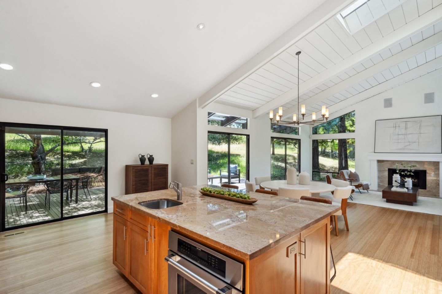 Detail Gallery Image 12 of 40 For 50 Bear Paw, Portola Valley,  CA 94028 - 4 Beds | 4 Baths