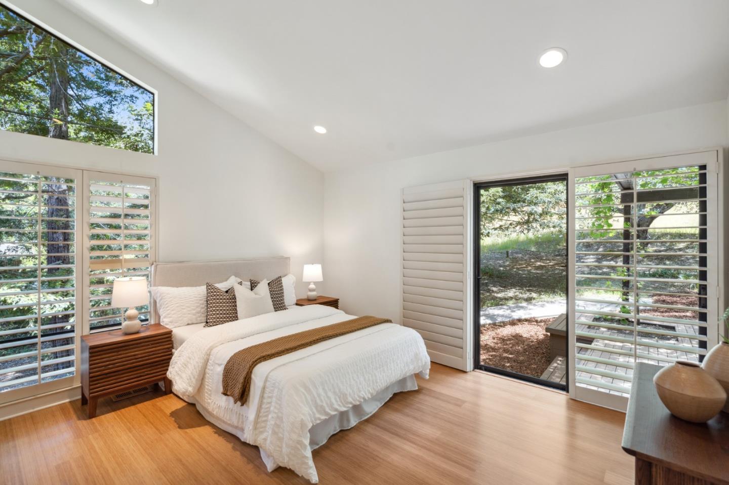 Detail Gallery Image 14 of 40 For 50 Bear Paw, Portola Valley,  CA 94028 - 4 Beds | 4 Baths