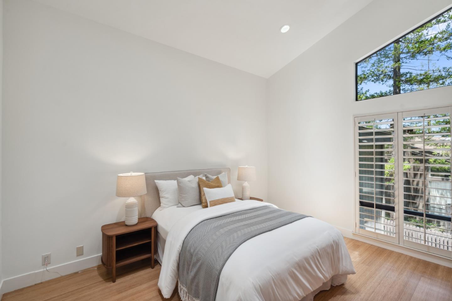 Detail Gallery Image 15 of 40 For 50 Bear Paw, Portola Valley,  CA 94028 - 4 Beds | 4 Baths